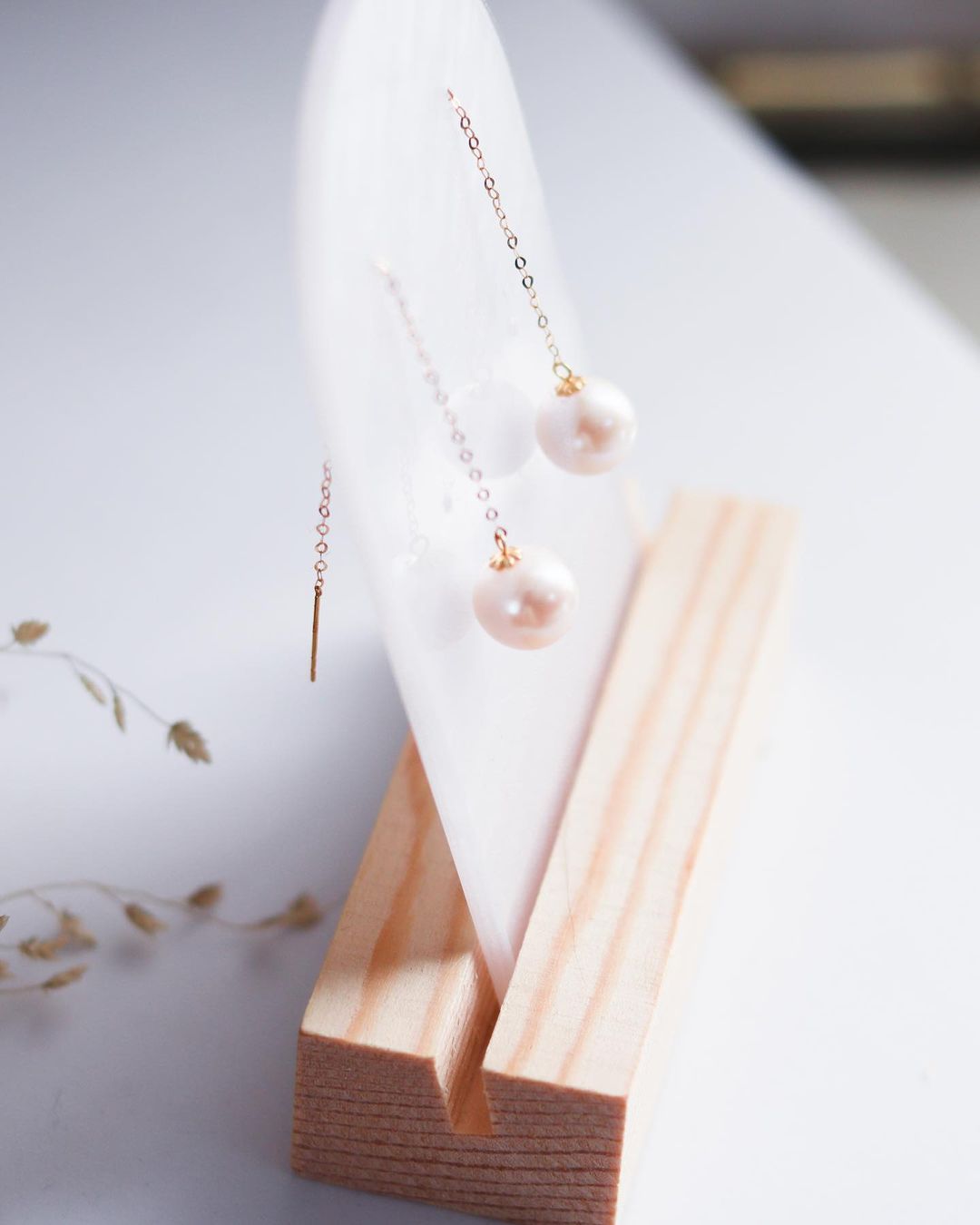 No. 46 Pearl Chain Earring