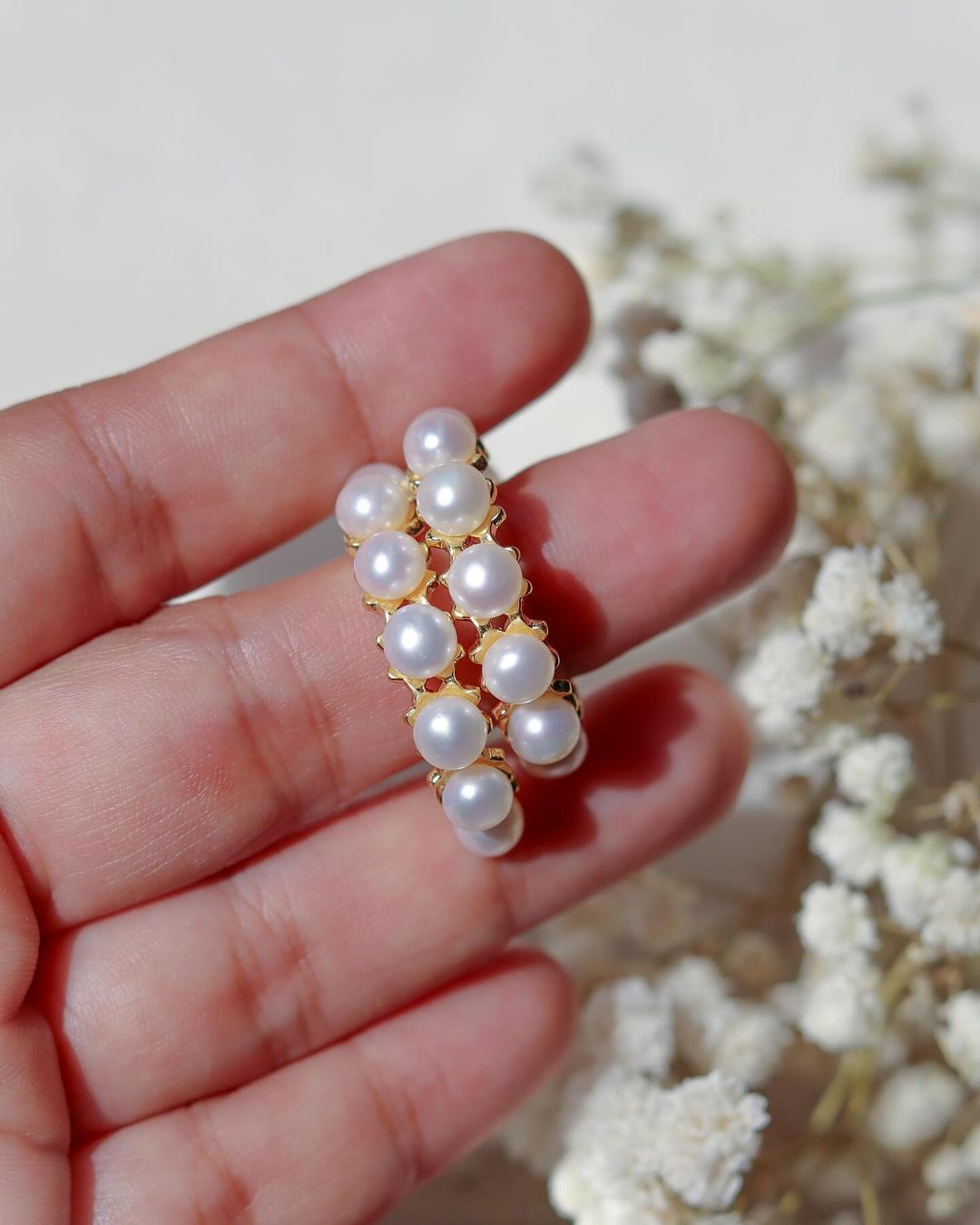 No. 67 Pearl Hoops