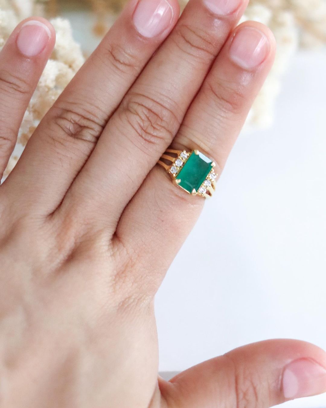 2.8 Carat Emerald Ring