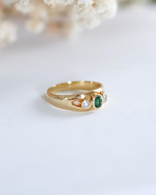 Signet Ring with Emerald and Diamonds