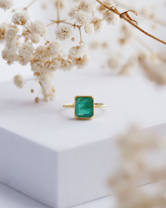 Emerald 14k Gold Solitaire Ring II